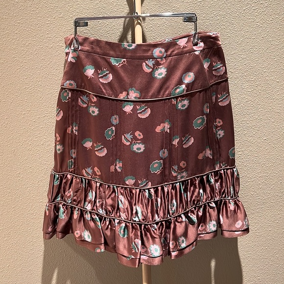 Marc Jacobs silk skirt, size 6. - Picture 2 of 2